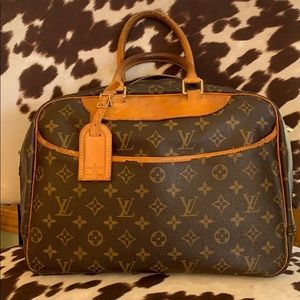 SOLD LOUIS Vuitton Deauville